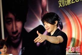 刘谦爆料好声音视频播放,好声音幕后精彩瞬间，视频播放引热议